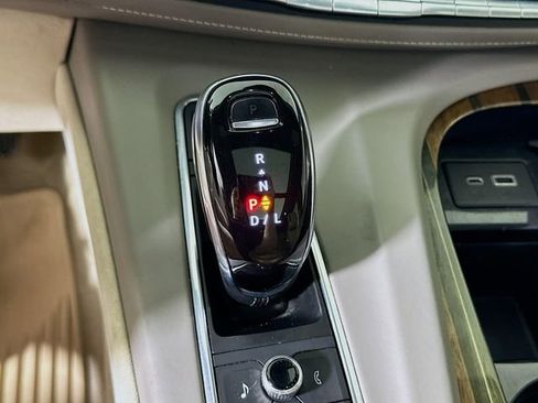 Used 2022 Cadillac Escalade Premium Luxury Platinum AWD/4WD image 23