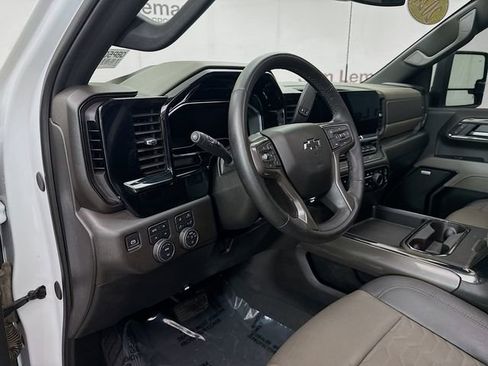 Used 2024 Chevrolet Silverado 2500 ZR2 image 12