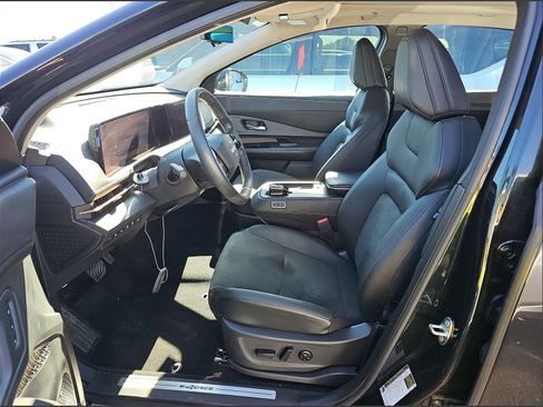 Used 2023 Nissan Ariya AWD image 8