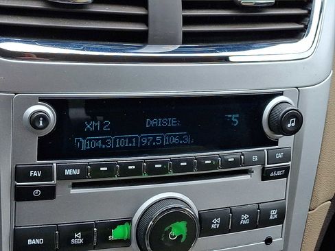Used 2011 Chevrolet Malibu LS FWD image 16