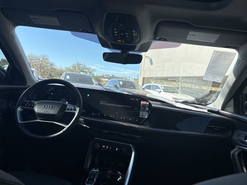 New 2025 Audi Q5 Premium image 16