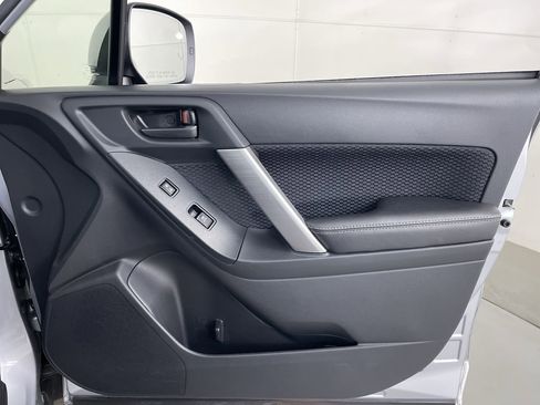 Used 2017 Subaru Forester 2.5i Premium image 23