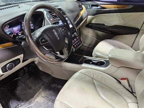 Used 2017 Lincoln MKC Select w/ Select Plus Package image 20