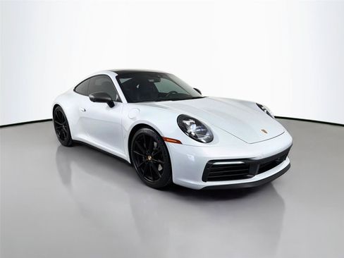 Used 2024 Porsche 911 Carrera T RWD image 9