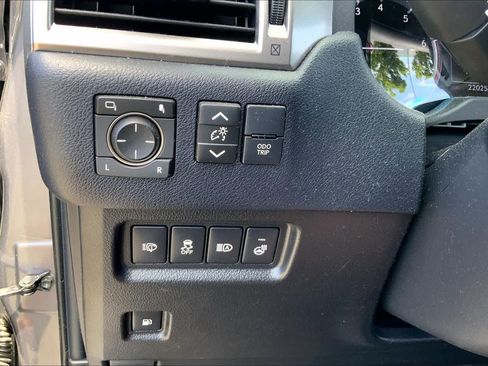 Certified 2023 Lexus GX 460 Premium w/ Premium Package AWD/4WD image 36