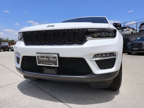 Used 2023 Jeep Grand Cherokee Limited AWD/4WD image 31