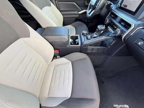 Used 2025 Toyota 4Runner TRD Off-Road image 35