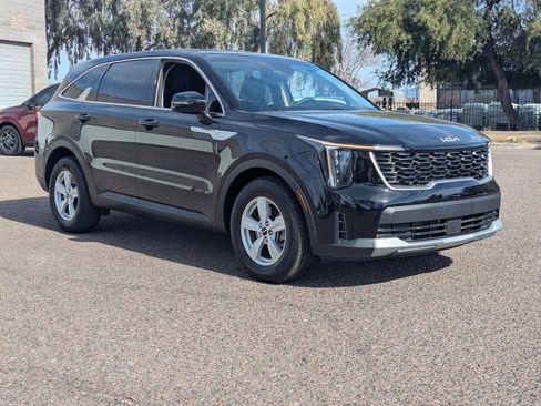 Certified 2025 Kia Sorento LX image 35