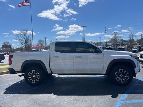 Used 2024 Chevrolet Colorado Z71 w/ Z71 Convenience Package 2 image 6