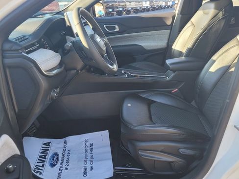 Used 2023 Jeep Compass Latitude w/ Sun and Sound Group image 4