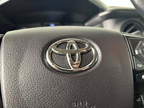 Used 2021 Toyota Tacoma SR w/ SR Convenience Package RWD image 17