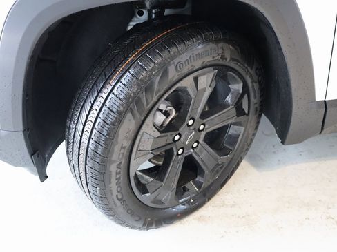 New 2026 Chevrolet Equinox LT w/ Convenience Package II image 38