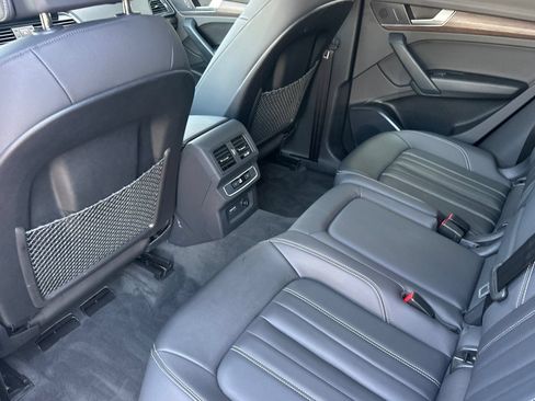 Used 2023 Audi Q5 2.0T Premium w/ Convenience Package AWD/4WD image 11