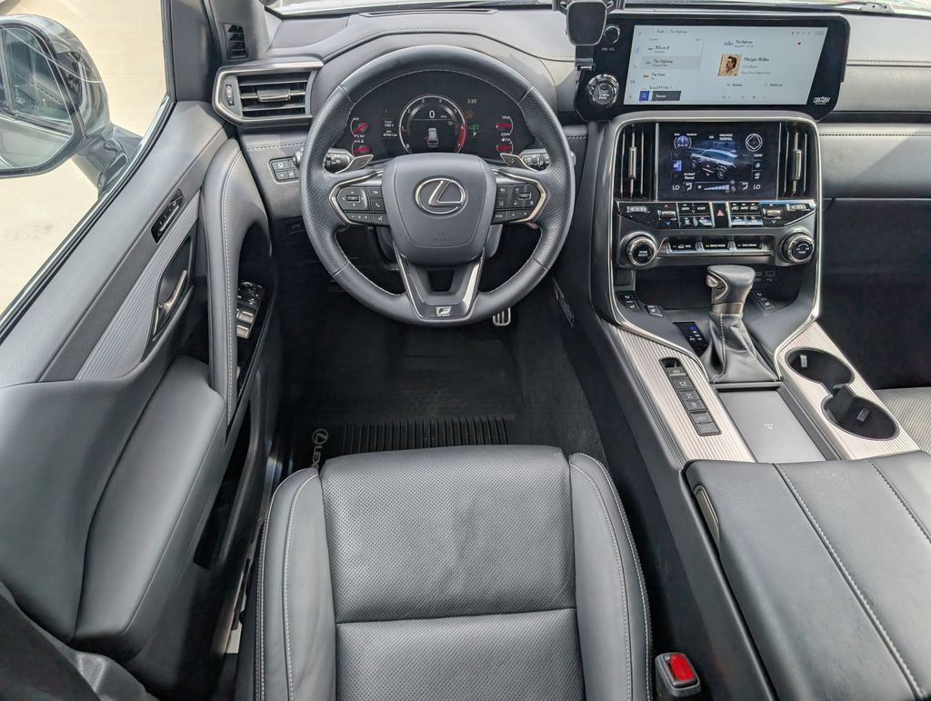 Used 2024 Lexus LX 600 F Sport AWD/4WD image 3