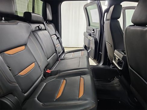 Used 2022 GMC Sierra 2500 AT4 w/ AT4 Premium Plus Package image 17