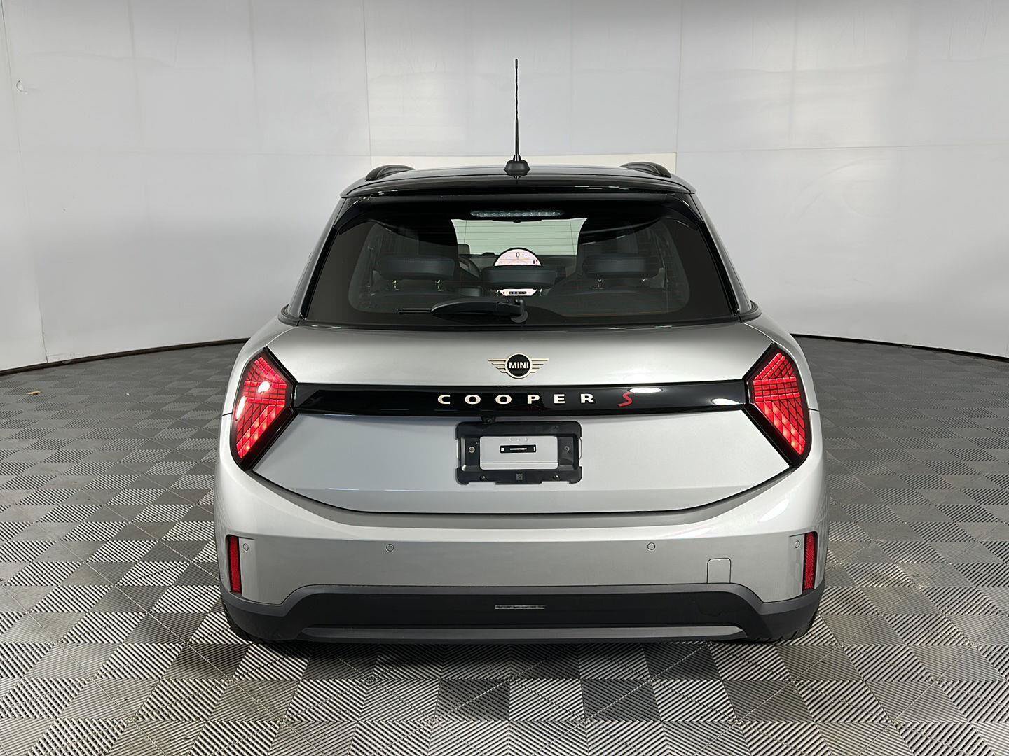 Used 2026 MINI Cooper 2-Door Hardtop FWD image 12