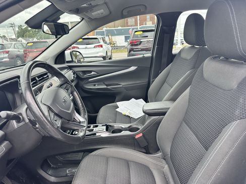 Used 2023 Chevrolet Bolt EUV LT w/ Comfort Package FWD image 12