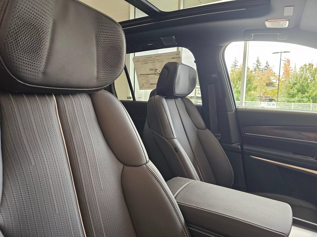New 2027 Cadillac Vistiq Sport AWD/4WD image 11