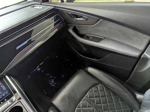 Certified 2023 Audi SQ7 Premium Plus w/ Executive Package AWD/4WD image 11