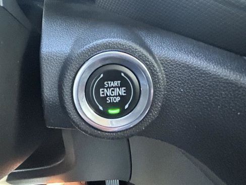 Used 2022 Chevrolet TrailBlazer LT AWD/4WD image 21