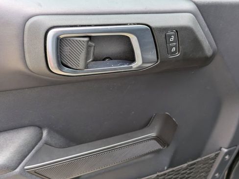 Used 2025 Ford Bronco Badlands AWD/4WD image 10