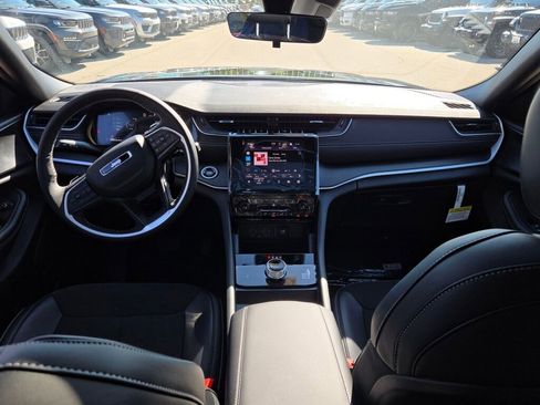 New 2025 Jeep Grand Cherokee L Altitude image 20