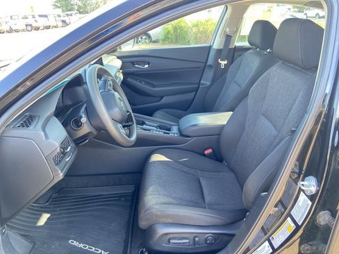 Used 2023 Honda Accord EX image 33
