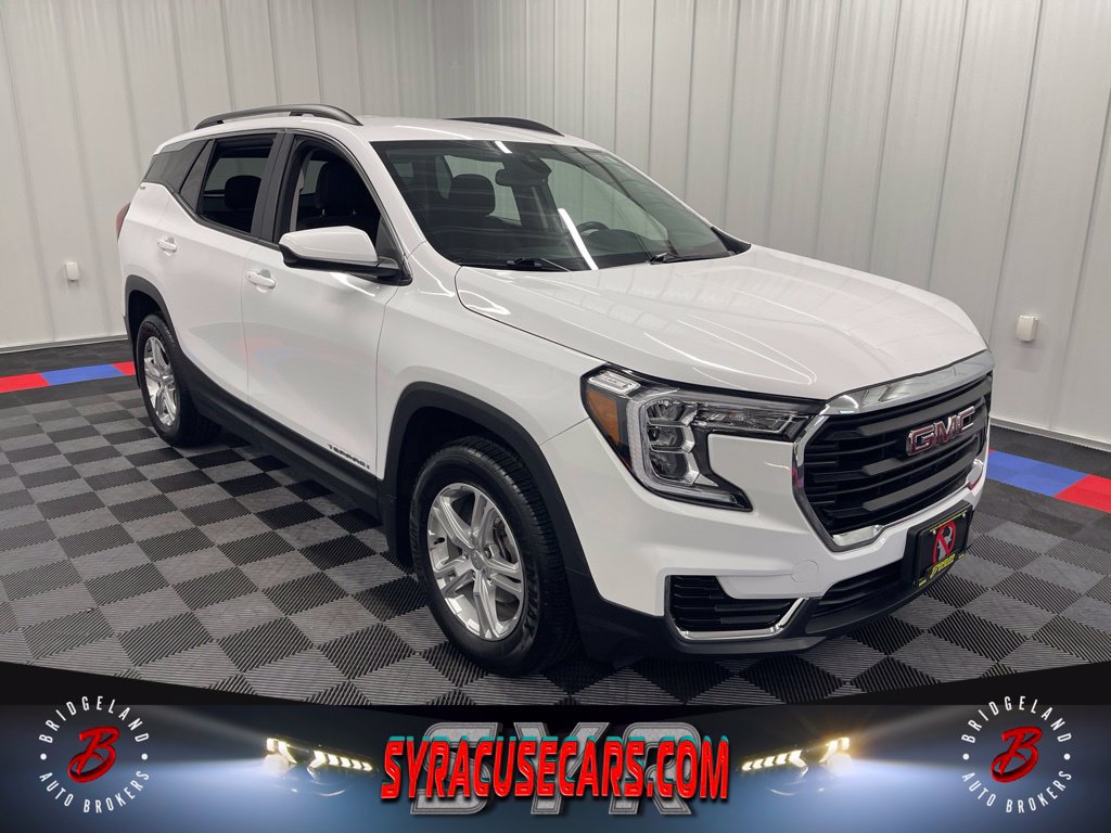 Used 2022 GMC Terrain SLE w/ Driver Convenience Package AWD/4WD image 1