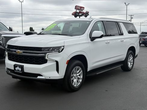Used 2022 Chevrolet Suburban LS AWD/4WD image 1