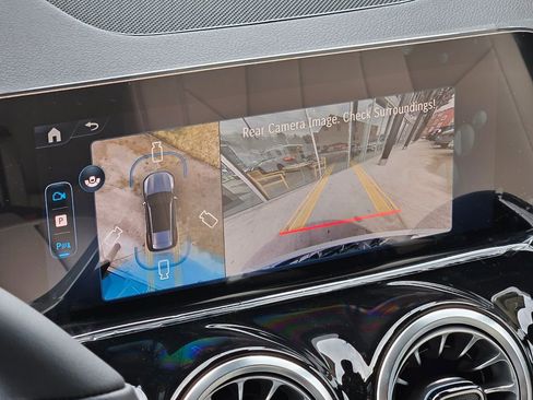 New 2026 Mercedes-Benz GLB 250 4MATIC image 23