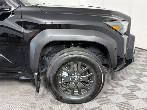 Used 2025 Toyota 4Runner SR5 AWD/4WD image 13