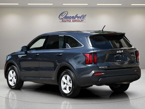 Used 2023 Kia Sorento LX AWD/4WD image 6