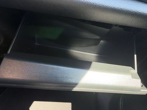 Used 2025 Chrysler Pacifica Limited FWD image 37