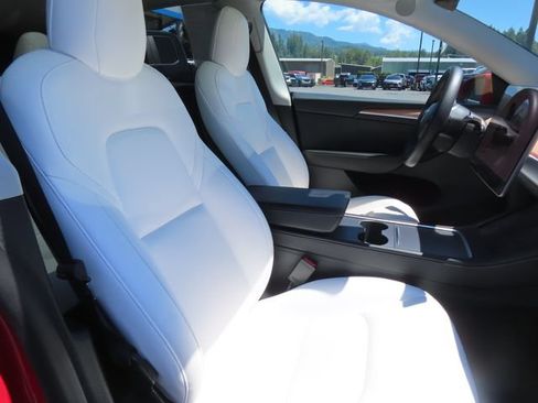 Used 2022 Tesla Model Y Performance AWD/4WD image 28