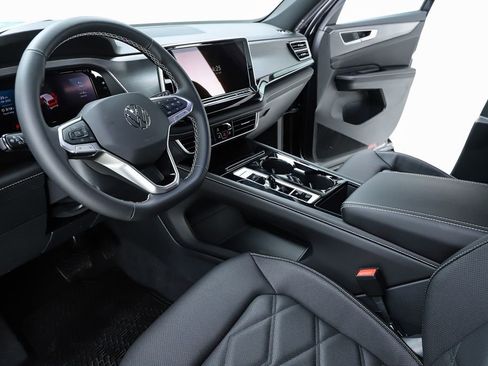 New 2026 Volkswagen Atlas Cross Sport SE image 19