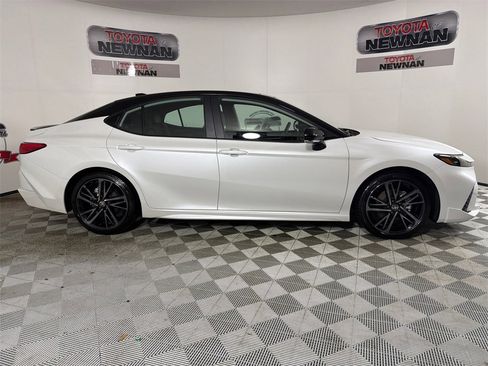 Used 2025 Toyota Camry XSE image 3