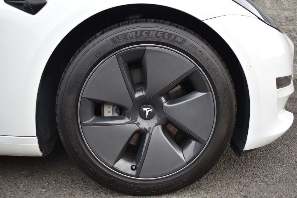 Used 2021 Tesla Model 3 Long Range AWD/4WD image 28