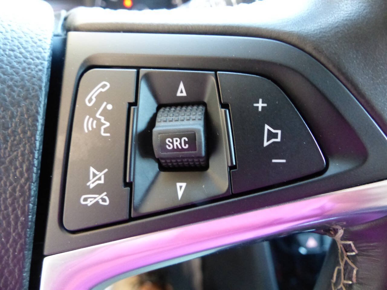 Used 2019 Buick Encore Sport Touring w/ Safety Package FWD image 41