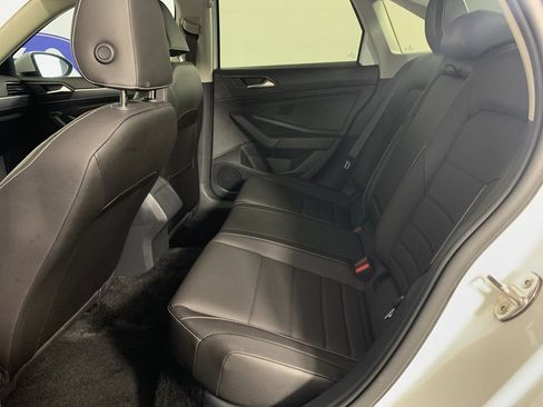 Used 2023 Volkswagen Jetta SE w/ Panoramic Sunroof Package FWD image 31