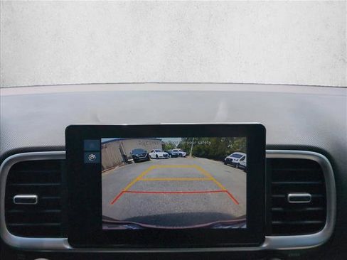 Certified 2025 Hyundai Venue SEL FWD image 13
