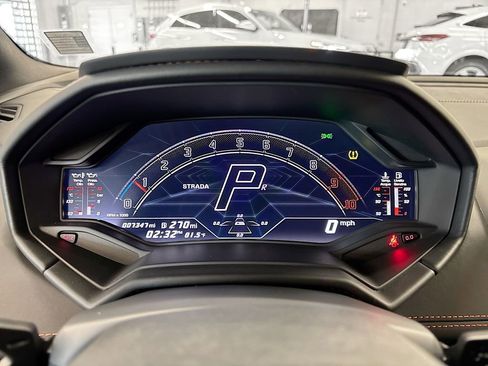 Used 2024 Lamborghini Huracan Tecnica image 10