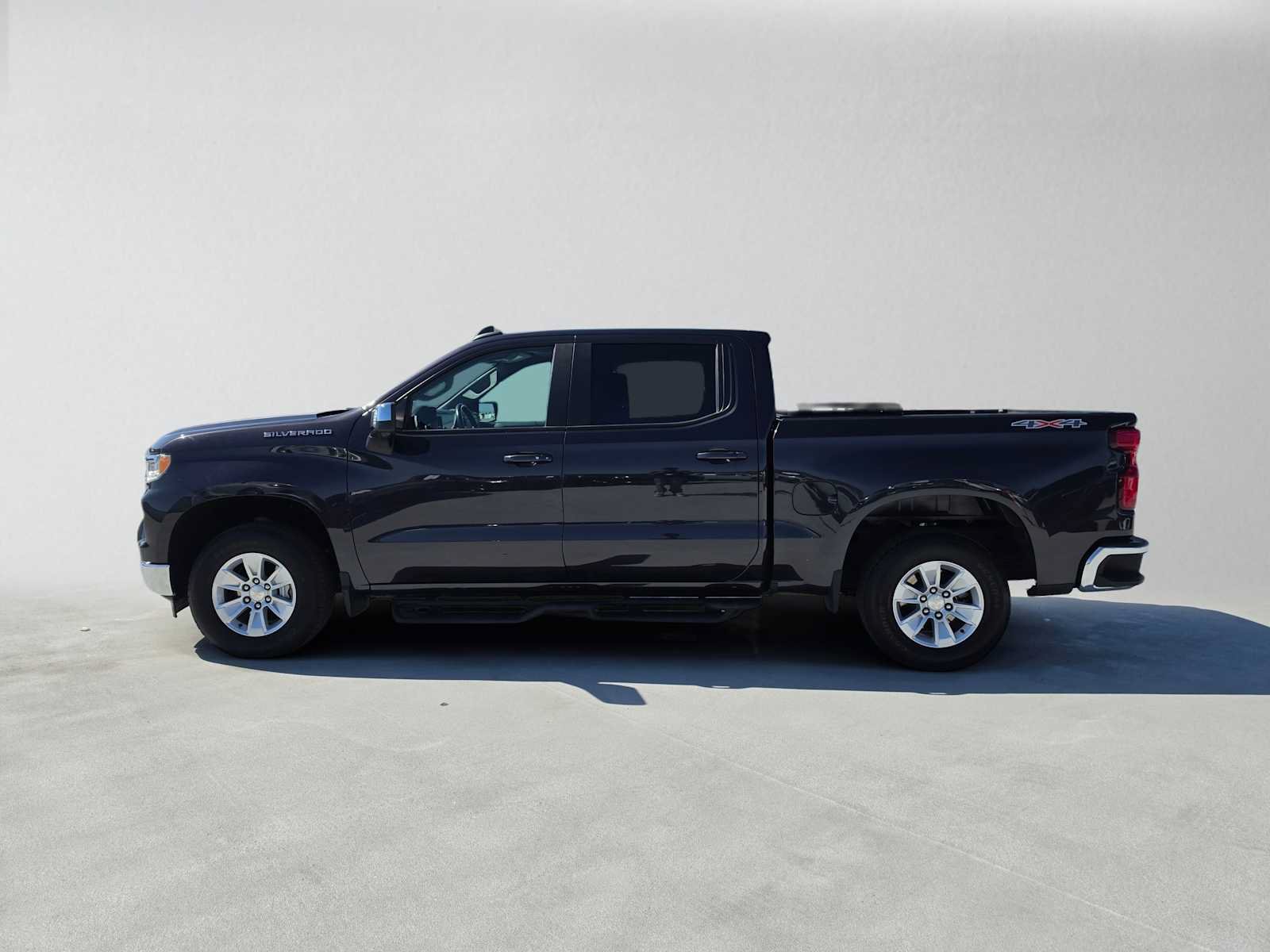 Used 2024 Chevrolet Silverado 1500 LT w/ Safety Package AWD/4WD image 6