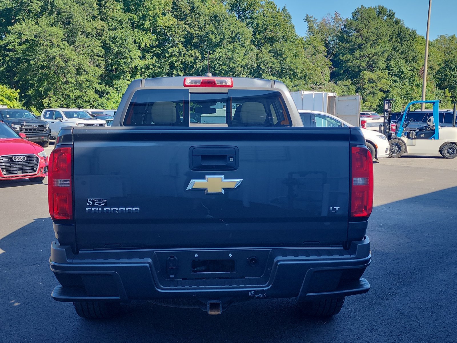 Used 2016 Chevrolet Colorado LT w/ LT Convenience Package RWD image 4
