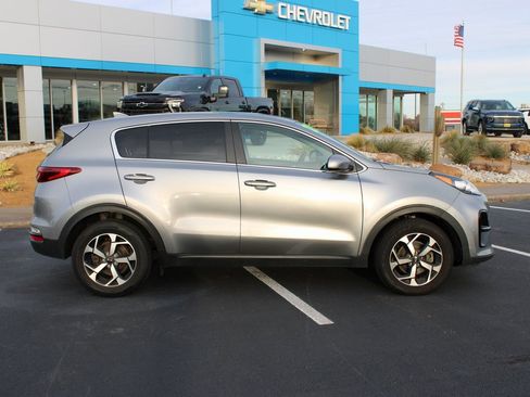 Used 2022 Kia Sportage LX image 10