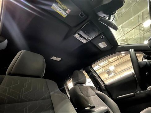 Used 2018 Toyota Tacoma TRD Sport image 23