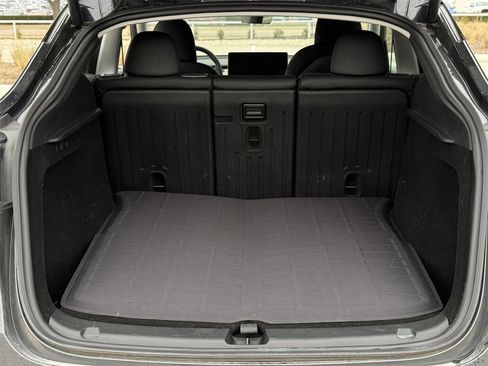 Used 2024 Tesla Model Y Long Range image 27