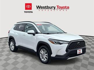 Used 2023 Toyota Corolla Cross LE video 1