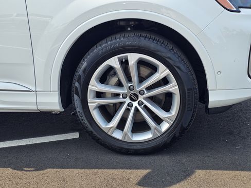Used 2025 Audi Q7 3.0T Premium Plus AWD/4WD image 7