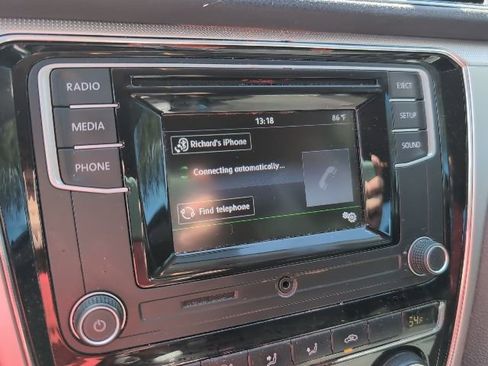 Used 2017 Volkswagen Passat 1.8T S image 14