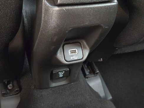 Used 2022 Jeep Renegade Latitude w/ Convenience Group AWD/4WD image 16